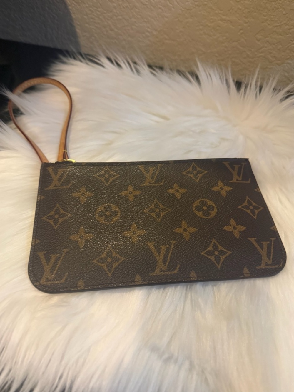 Louis Vuitton Monogram Canvas Wristlet NEW CONDITION